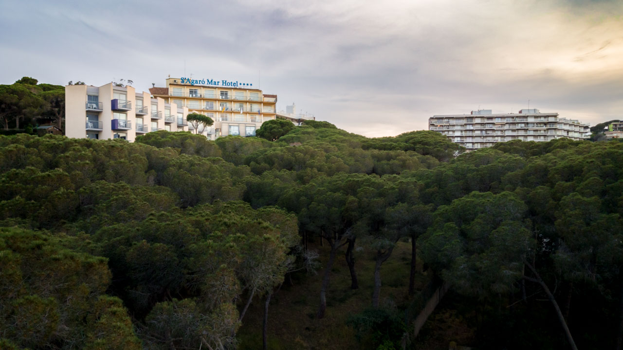 Ejemplo de alineación automática de Lightroom usando cinco capturas de un paisaje de S'Agaró.